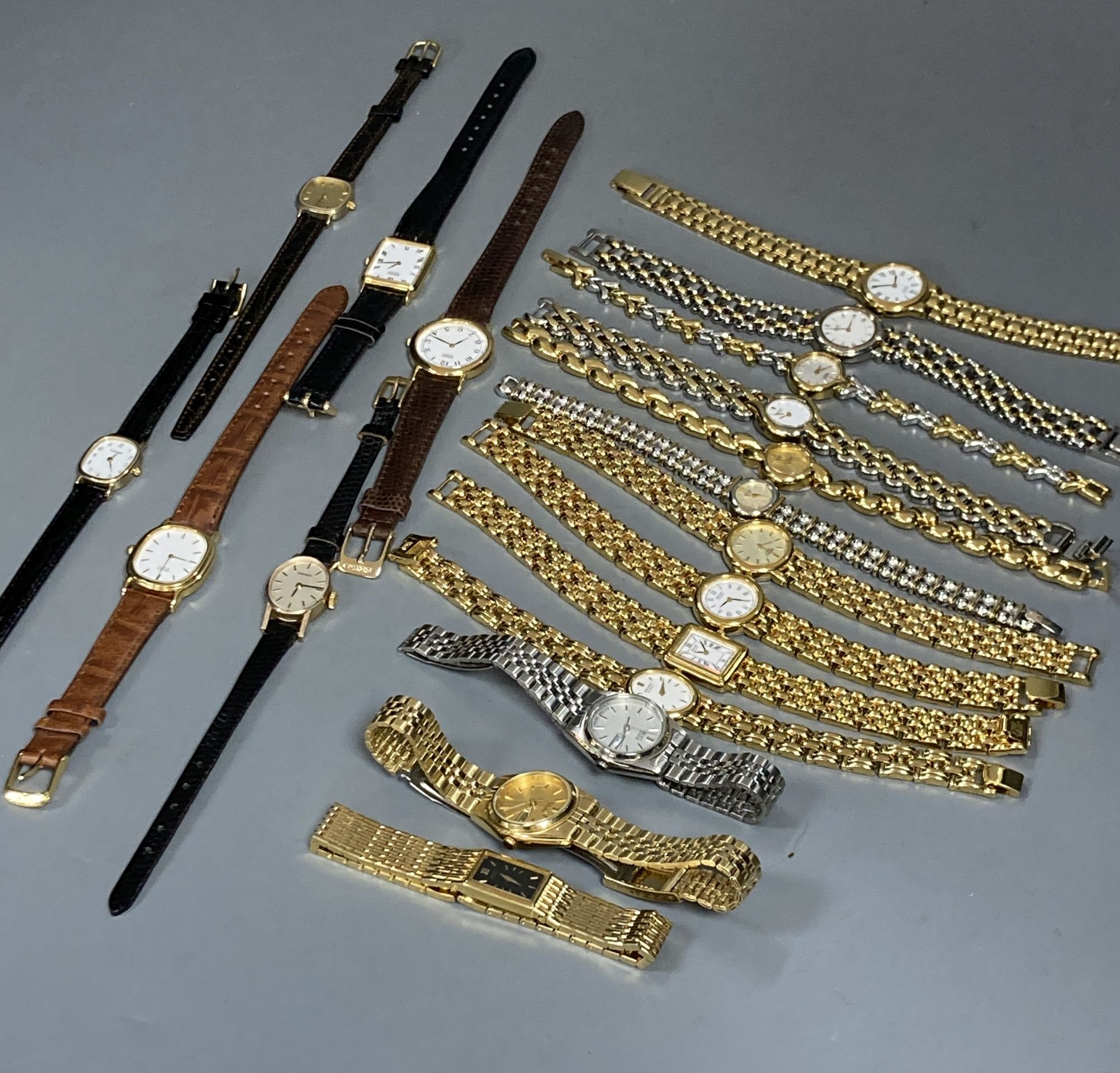 Three lady's 9ct gold wrist watches including two quartz, gross 29.9 grams and sixteen assorted lady's modern Seiko wrist watches.